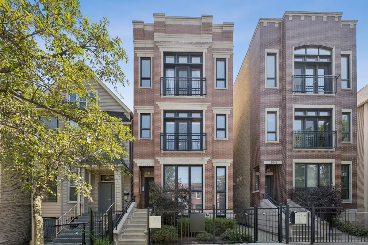 1039 W Grace Street #2, Chicago, IL 60613 - #1