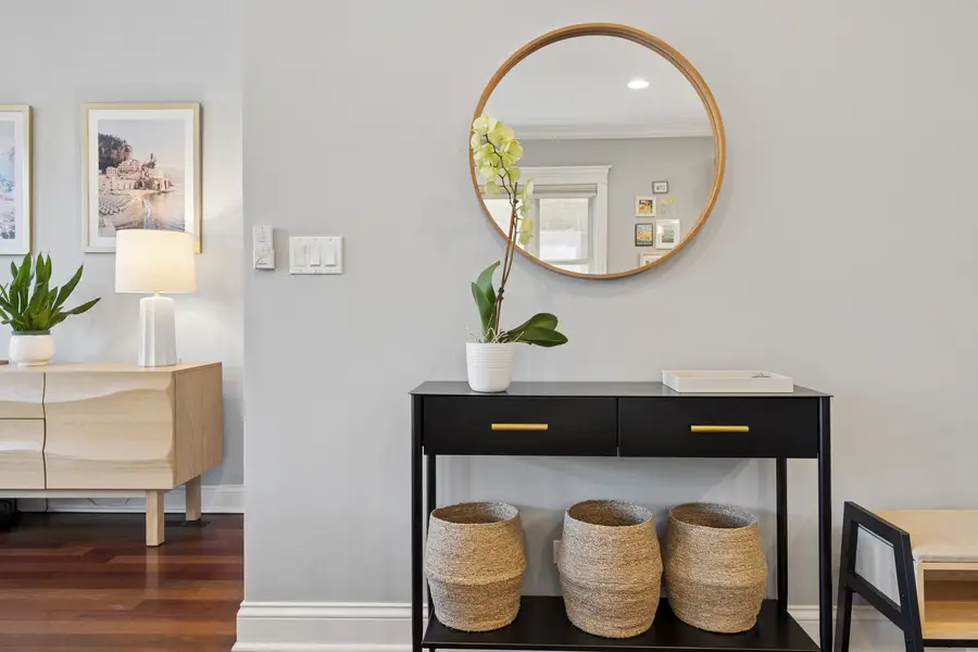 1039 W Grace Street #2, Chicago, IL 60613 - #2