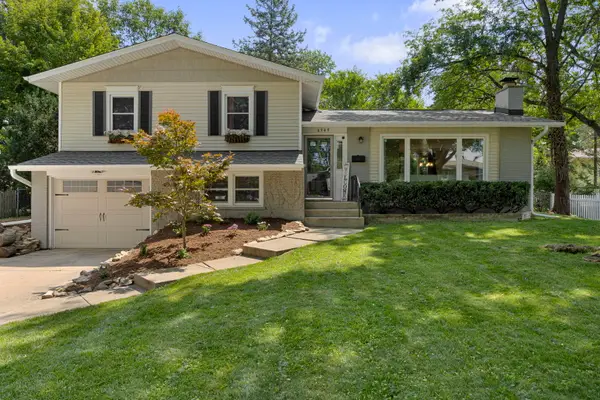 6949 Meadowcrest Drive, Downers Grove, IL 60516