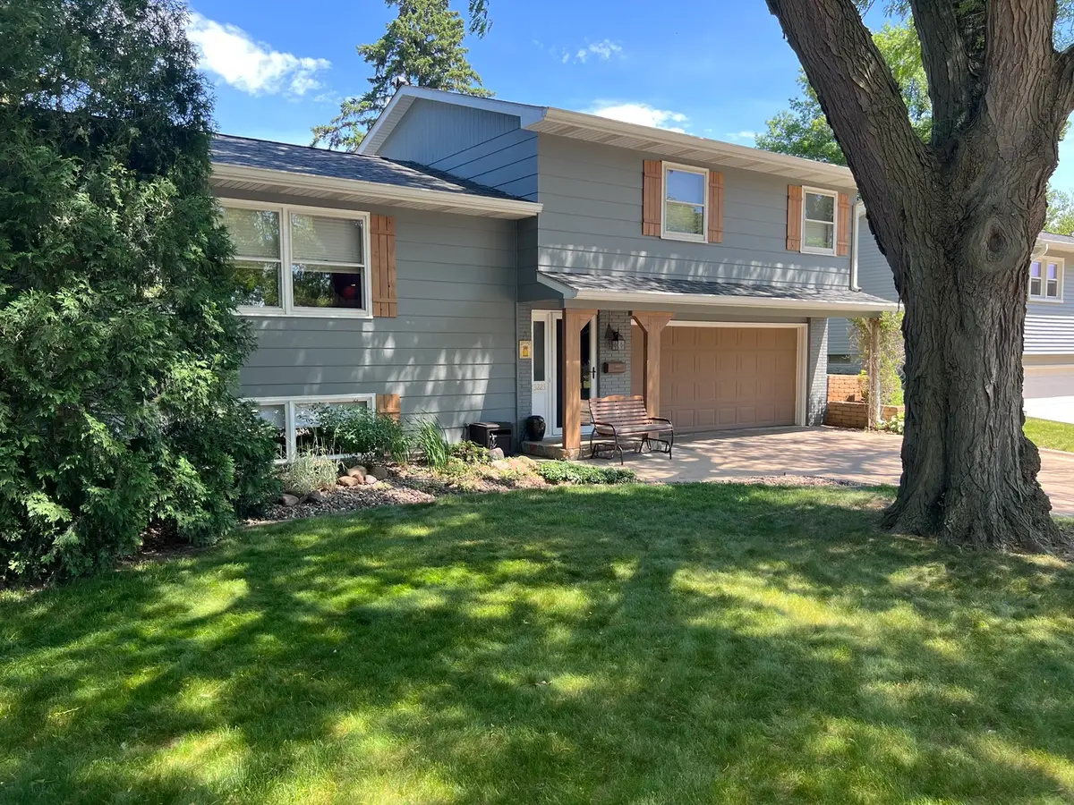 3223 Kenwood Avenue, Davenport, IA 52807 - #1