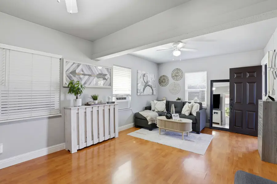 827 Central Avenue, Hollister, CA 95023 - #3