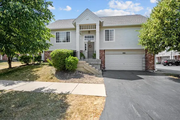 452 Churchill Drive E #452, Elgin, IL 60124