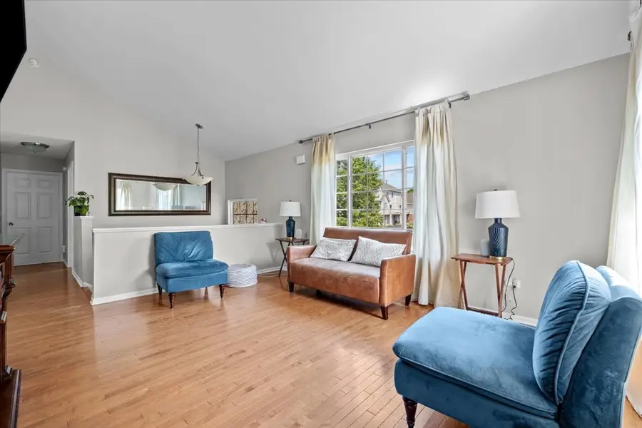 452 Churchill Drive E #452, Elgin, IL 60124 - #3