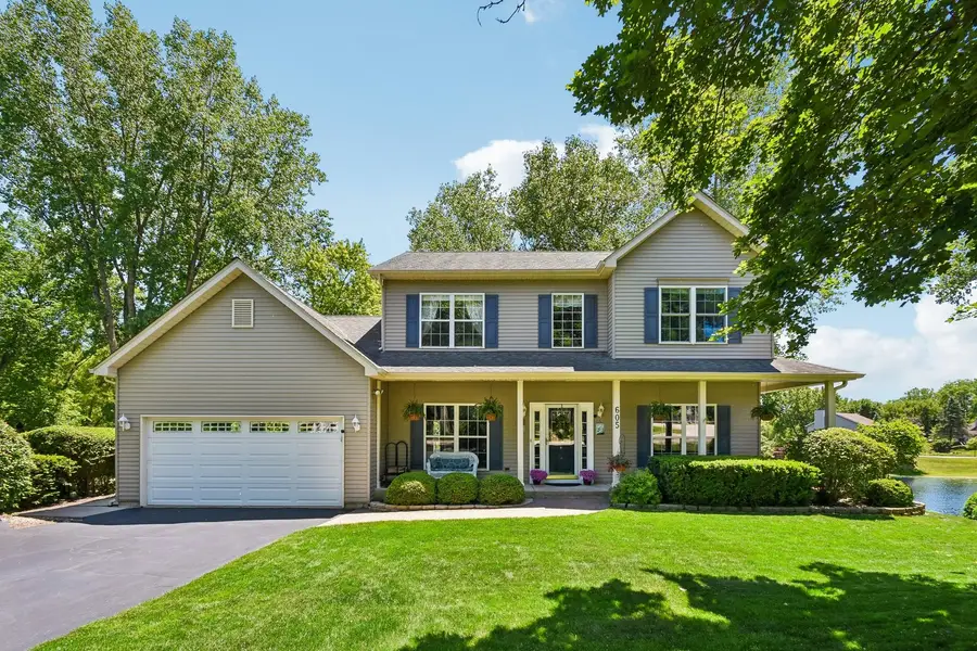 605 Tulip Circle, Island Lake, IL 60042 - #2