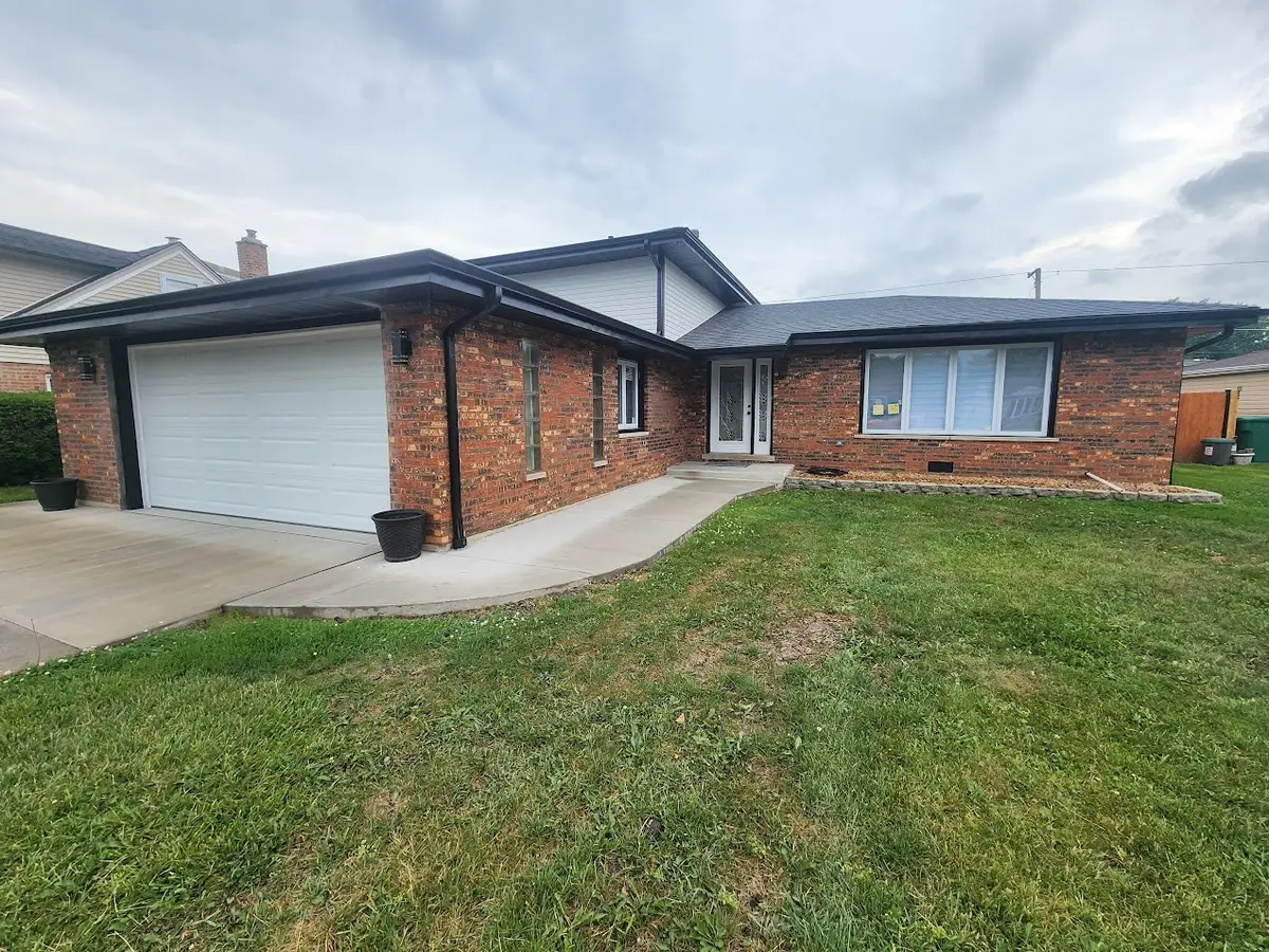 8040 Laramie Avenue, Burbank, IL 60455 - #1