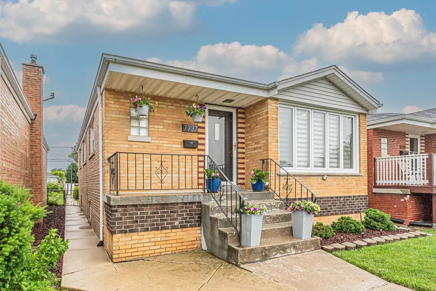 7737 Meade Avenue, Burbank, IL 60459 - #2