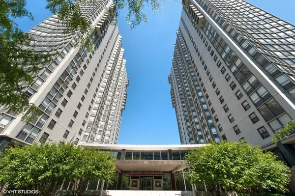 5701 N Sheridan Road #5A, Chicago, IL 60660