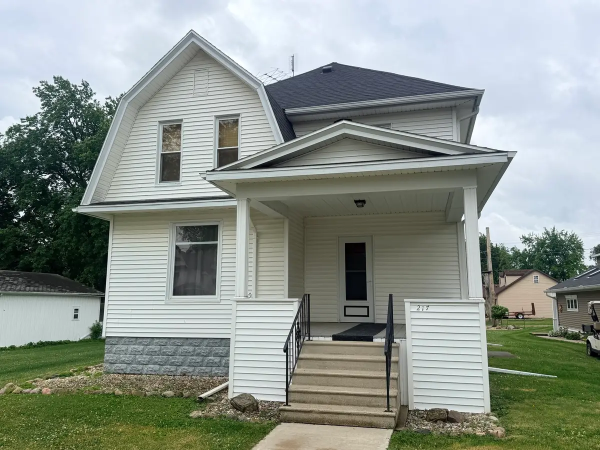 217 W Chestnut Street, Compton, IL 61318 - #1
