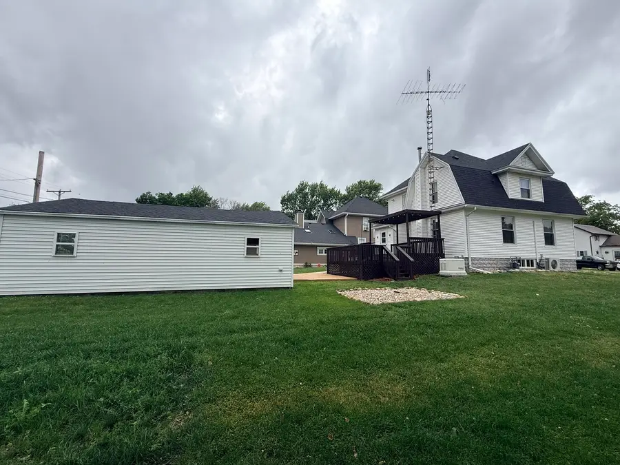 217 W Chestnut Street, Compton, IL 61318 - #2