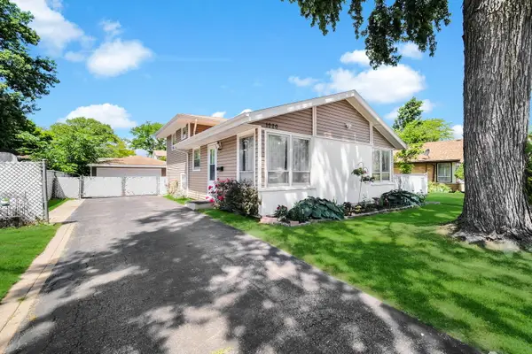 1020 Hahn Place, West Chicago, IL 60185