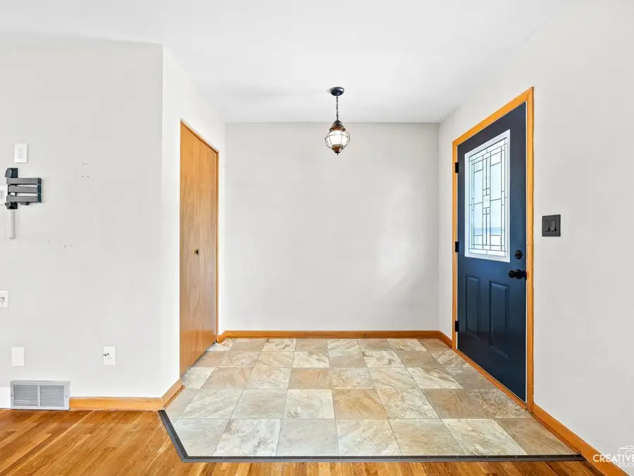 205 W Milner Avenue, Dekalb, IL 60115 - #3