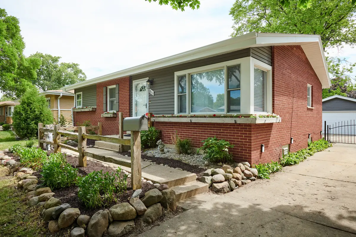 611 N Elmhurst Avenue, Mount Prospect, IL 60056 - #1