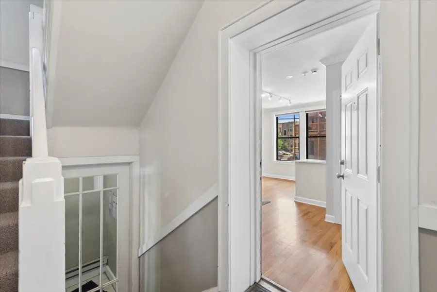 741 W Cornelia Avenue #N1, Chicago, IL 60657 - #2