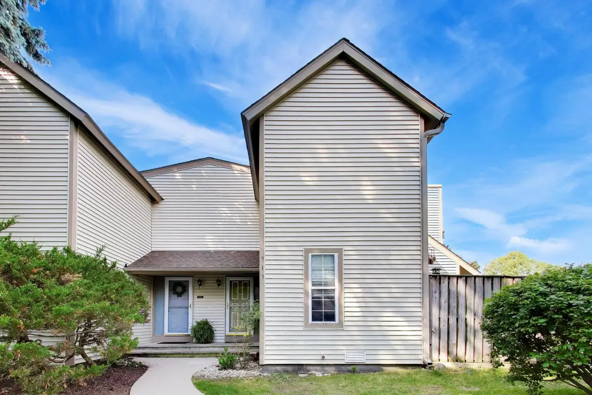 913 Campbell Drive, Gurnee, IL 60031 - #1