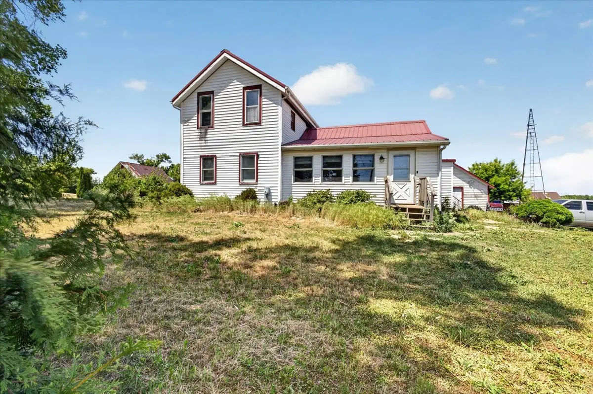 10112 E High Road, Stillman Valley, IL 61084 - #1