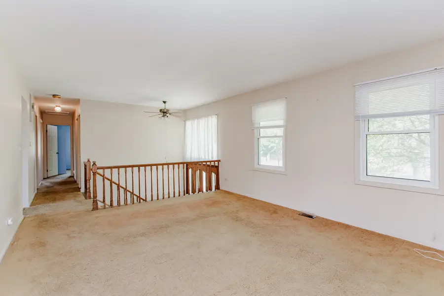 750 Michigan Lane, Elk Grove Village, IL 60007 - #3