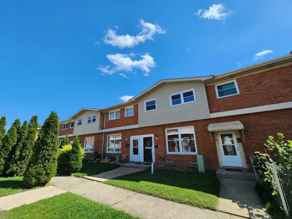 8813 N Grand Street, Niles, IL 60714