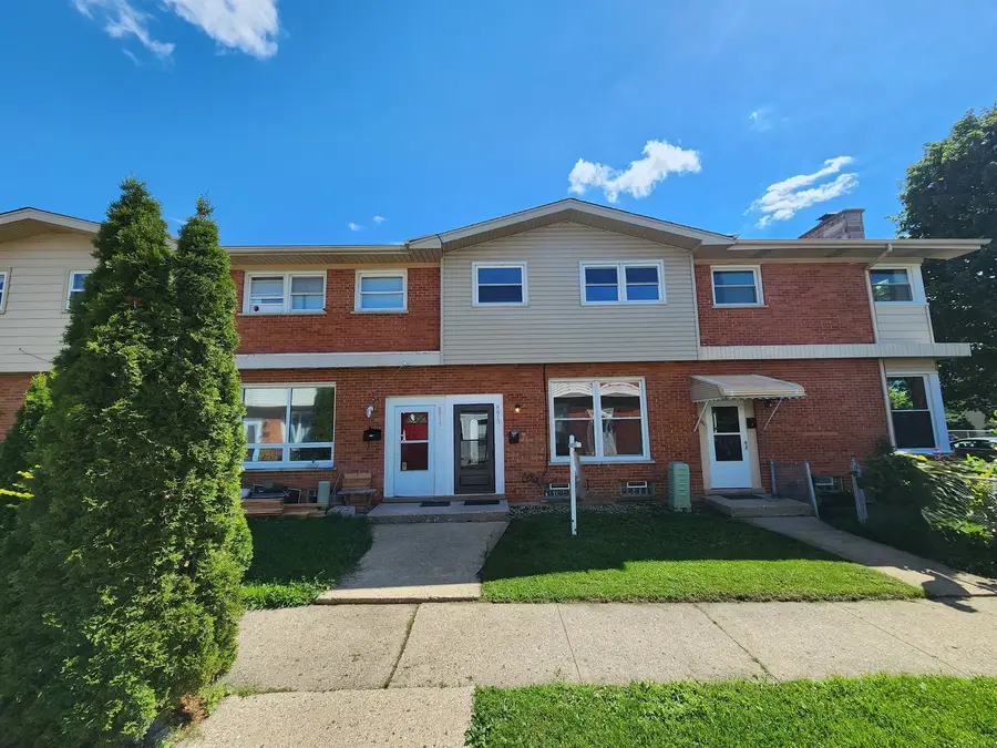 8813 N Grand Street, Niles, IL 60714 - #3
