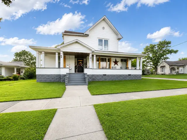621 Girard Street, Metropolis, IL 62960 - #1