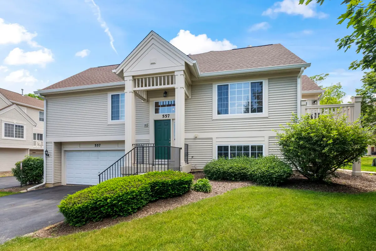 557 Cary Woods Circle, Cary, IL 60013 - #1