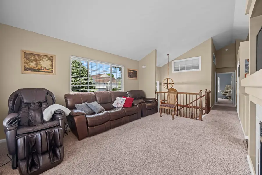 557 Cary Woods Circle, Cary, IL 60013 - #3