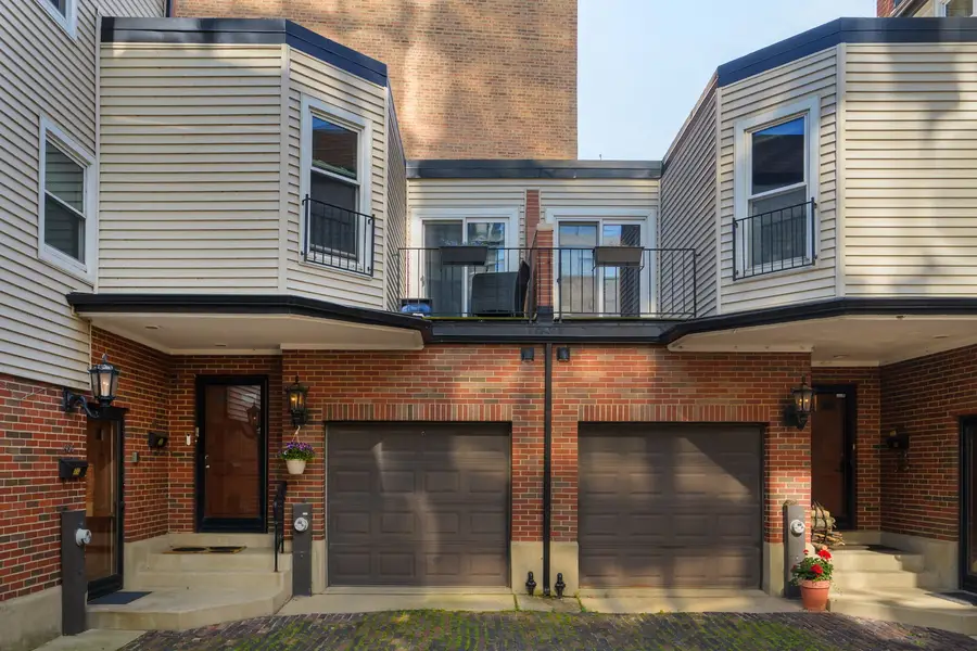 492 W Belmont Avenue, Chicago, IL 60657 - #2