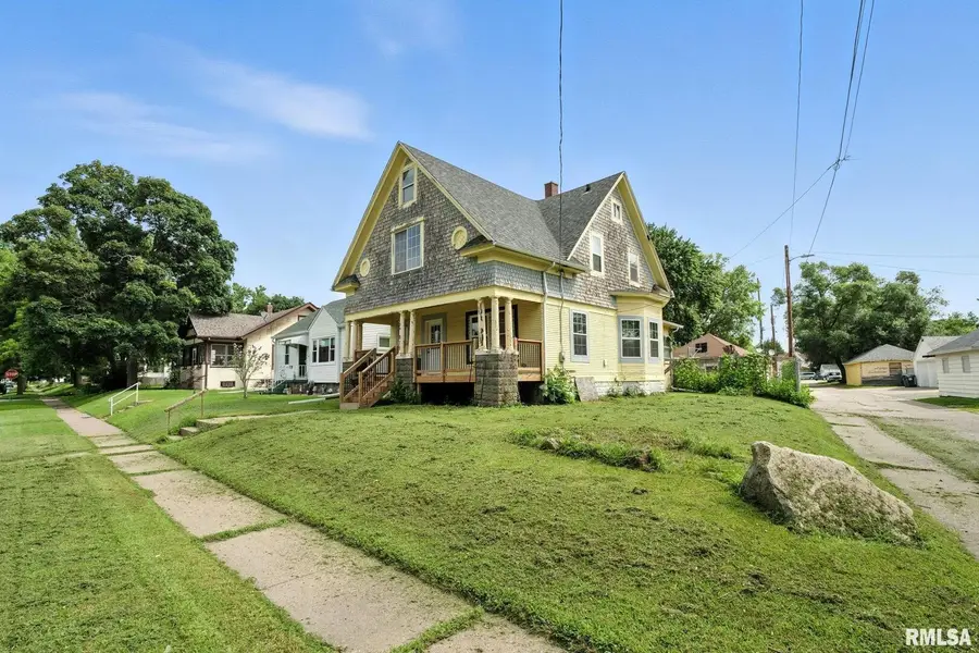 815 S Dittmer Street, Davenport, IA 52802 - #2