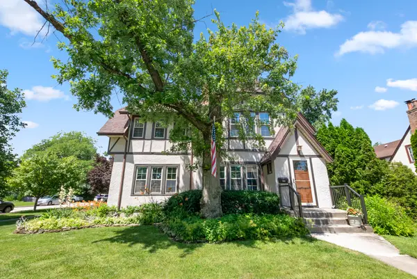 1146 Douglas Avenue, Flossmoor, IL 60422