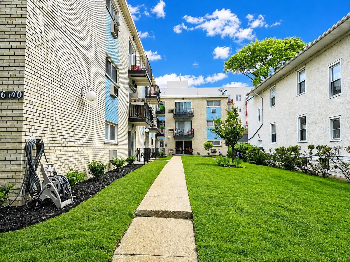 1236 W Farwell Avenue #1B, Chicago, IL 60626 - #1