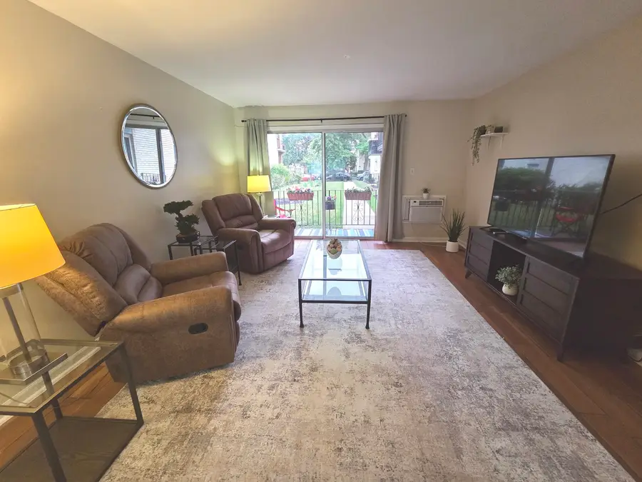 1236 W Farwell Avenue #1B, Chicago, IL 60626 - #3