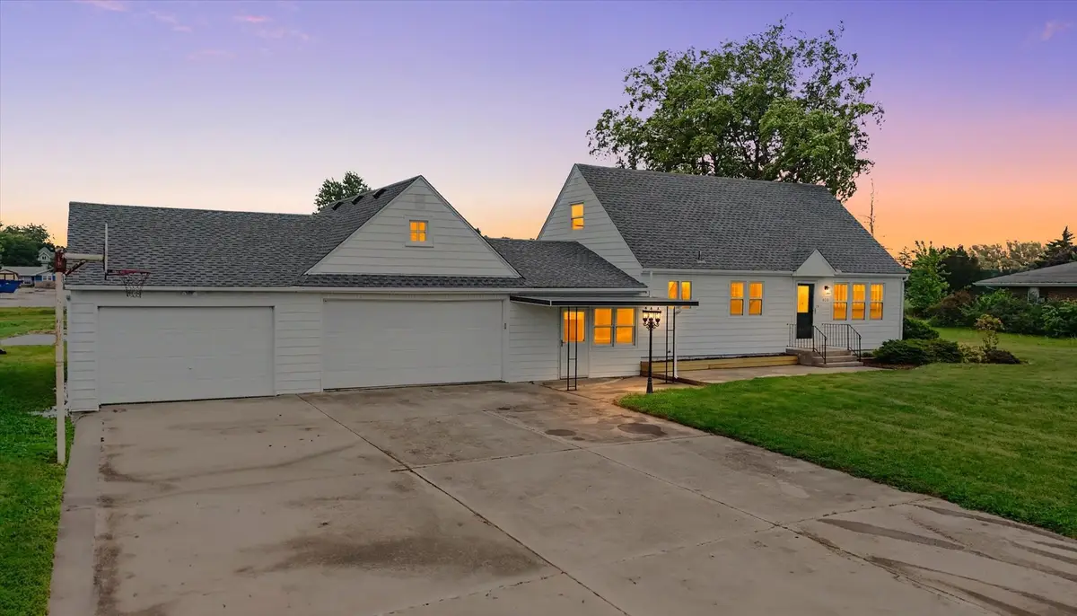 408 E South Court Street, Chatsworth, IL 60921 - #1