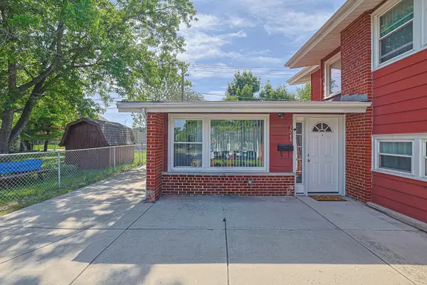 3046 S 24th Avenue, Broadview, IL 60155
