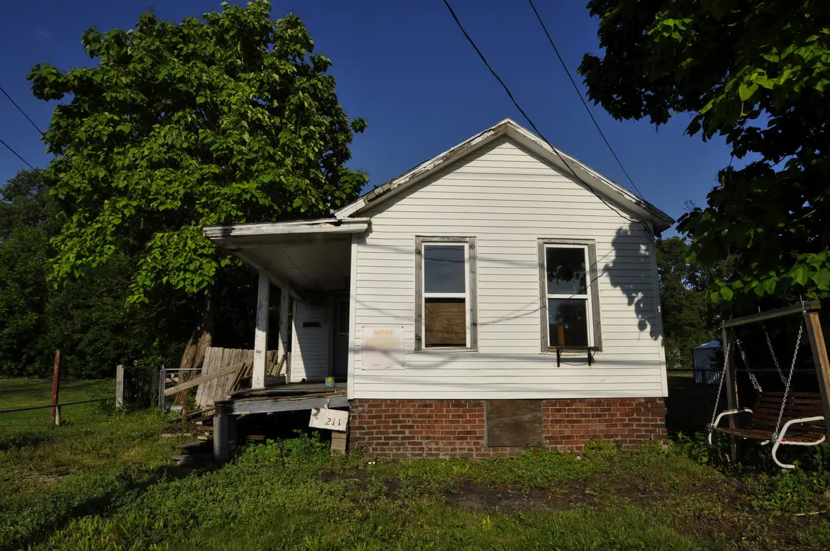 211 S Sterling Street, Streator, IL 61364 - #1