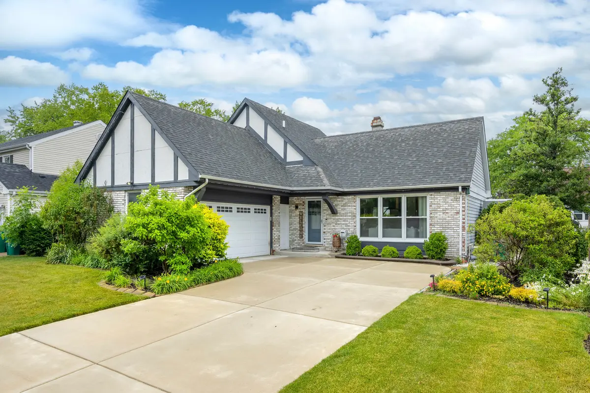 791 Thompson Boulevard, Buffalo Grove, IL 60089 - #1