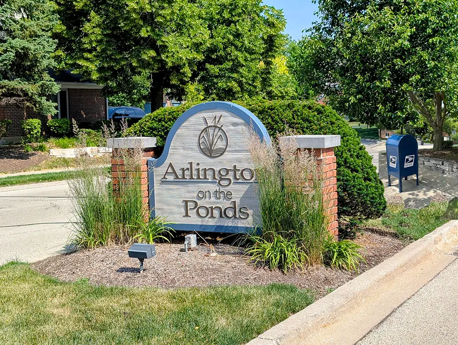 1541 N Kendal Court, Arlington Heights, IL 60004 - #3