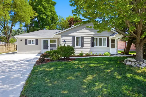 139 Birch Street, Carpentersville, IL 60110