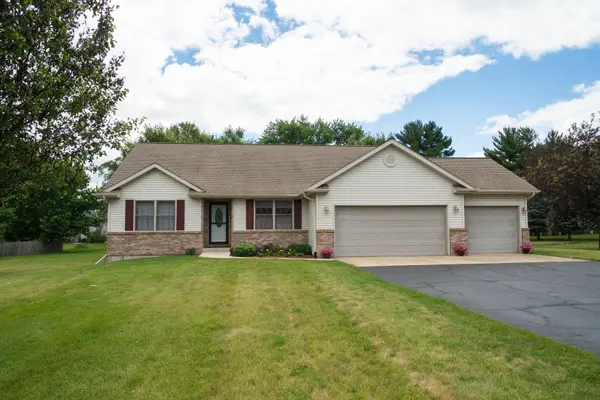 10092 Raindance Drive E, Rochelle, IL 61068