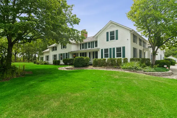 332 Old Sutton Road, Barrington Hills, IL 60010