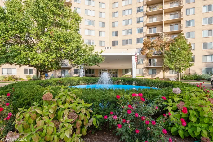 6933 N Kedzie Avenue #211, Chicago, IL 60645 - #2