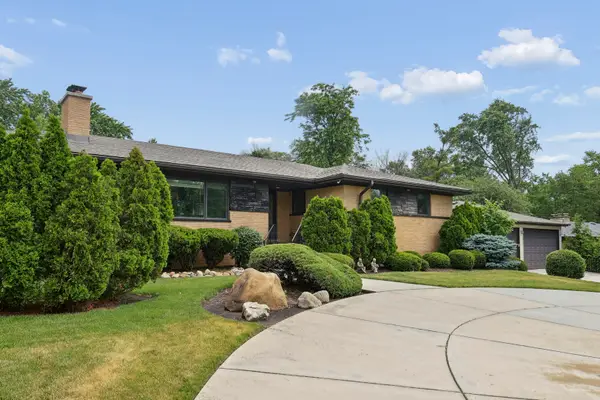 20W276 Belmont Place, Addison, IL 60101