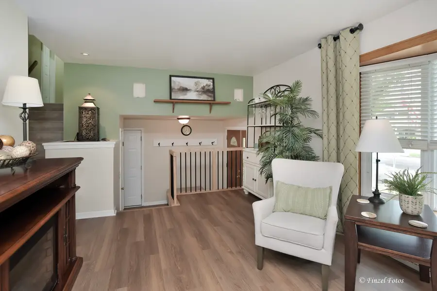 565 Concord Avenue, South Elgin, IL 60177 - #3