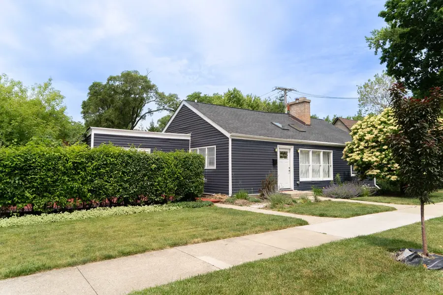 1704 Maple Avenue, Northbrook, IL 60062 - #2