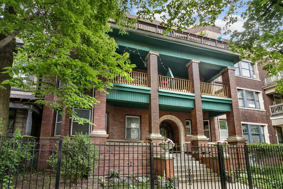 839 W Lakeside Place #2W, Chicago, IL 60640 - #1