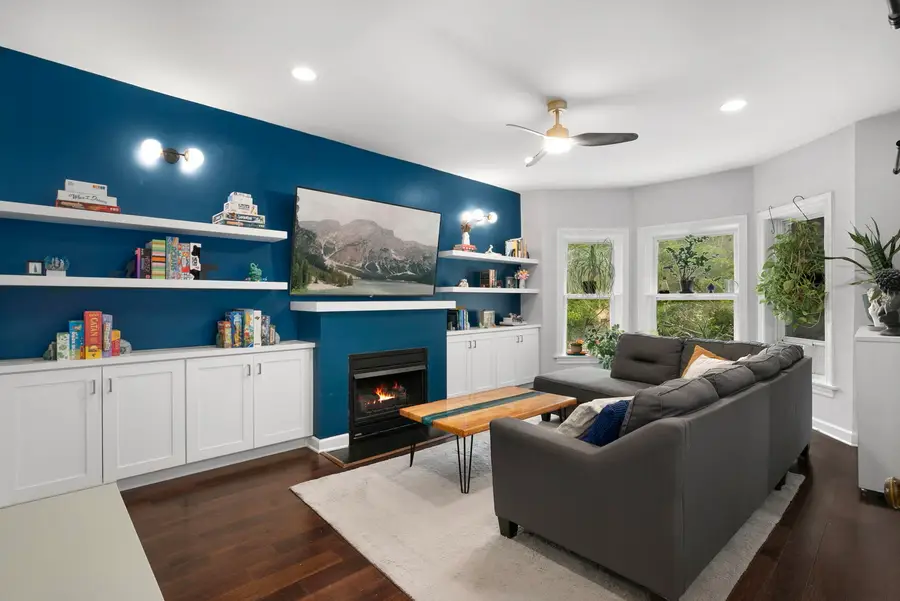 839 W Lakeside Place #2W, Chicago, IL 60640 - #3