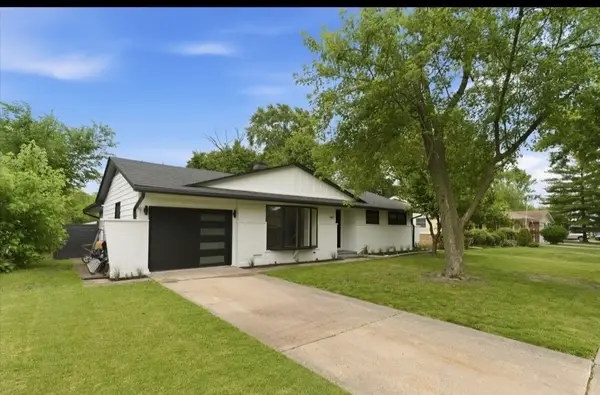 145 Wildwood Road, Elk Grove Village, IL 60007