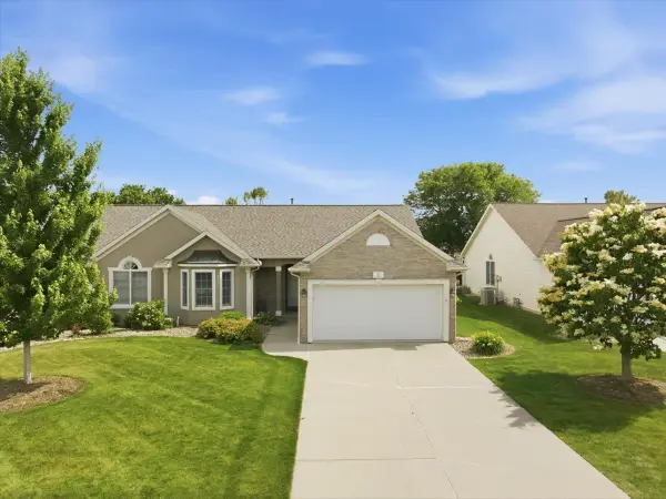 25 Inglewood Lane, Bloomington, IL 61704