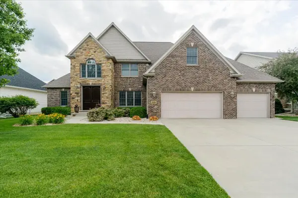 2104 Sinclair Court, Bloomington, IL 61704