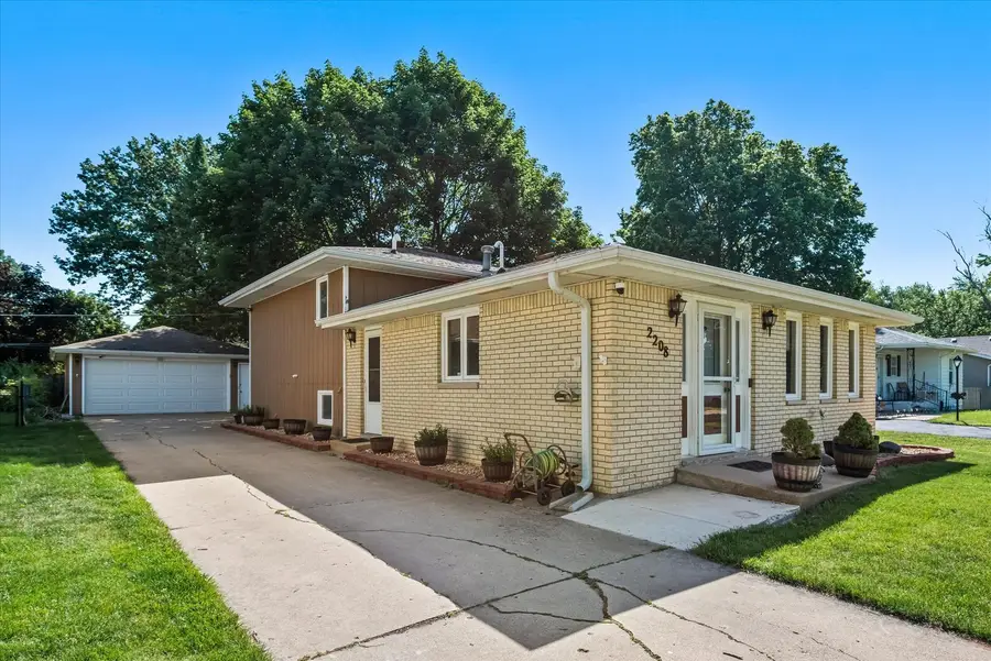 2208 Greengold Street, Crest Hill, IL 60403 - #3
