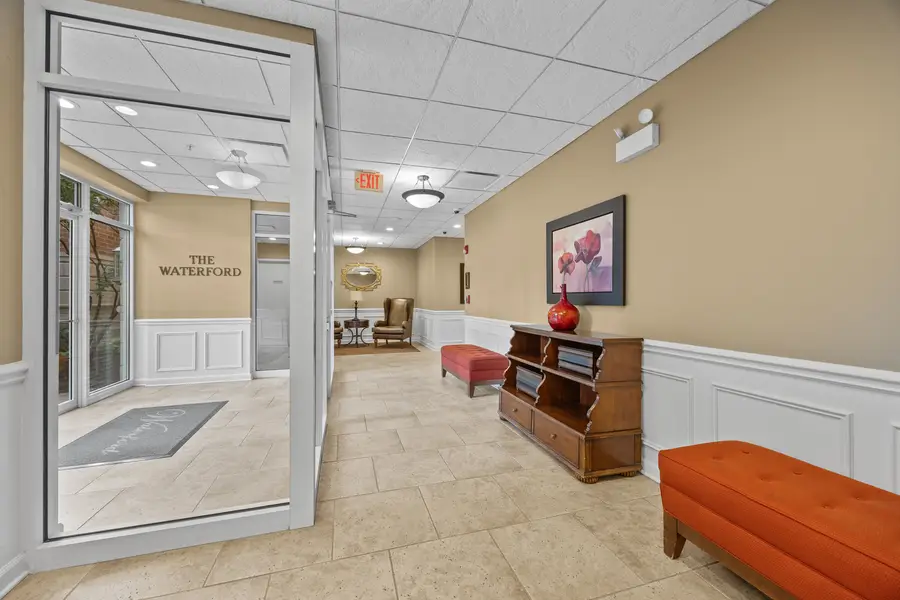 819 Graceland Avenue #204, Des Plaines, IL 60016 - #3