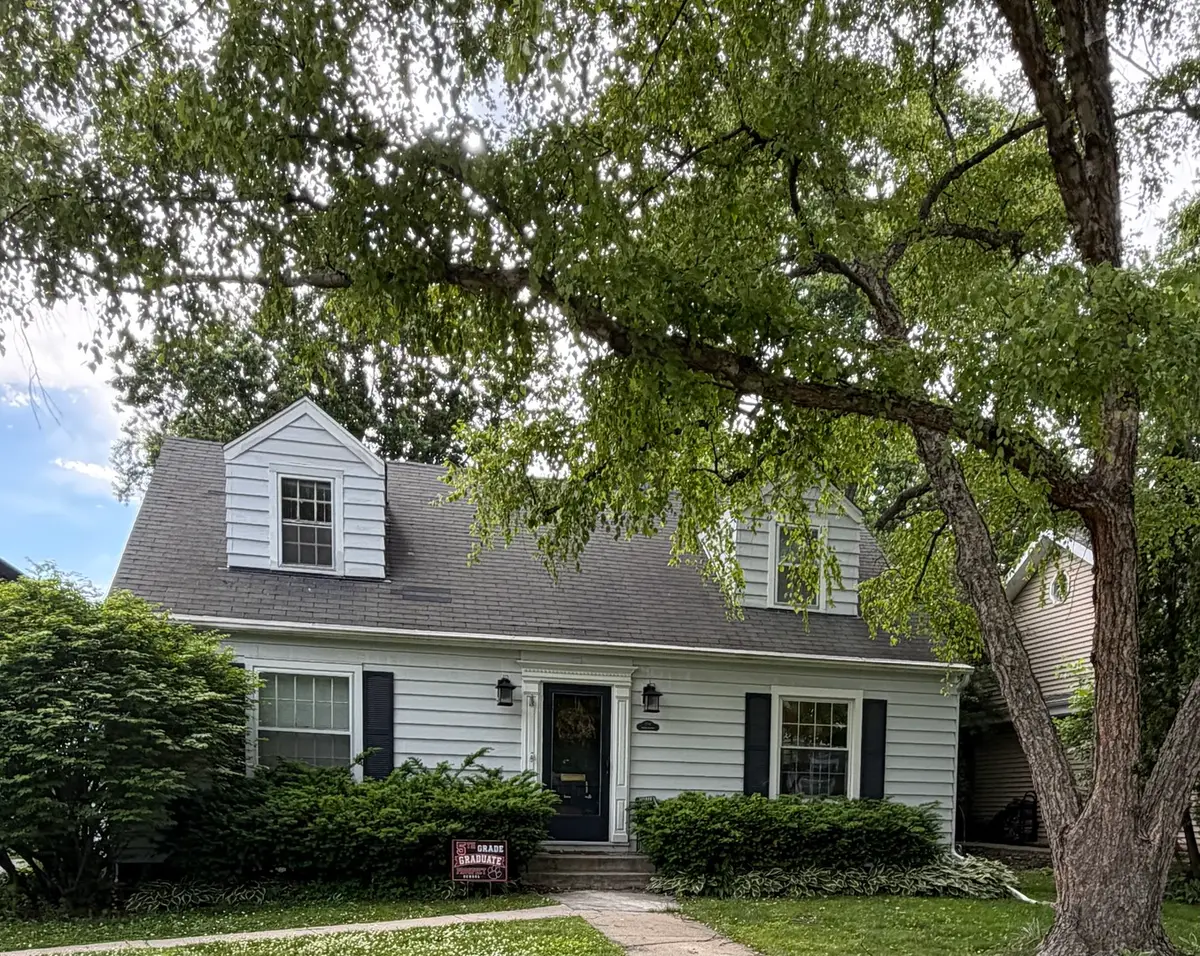 252 Middaugh Road, Clarendon Hills, IL 60514 - #1